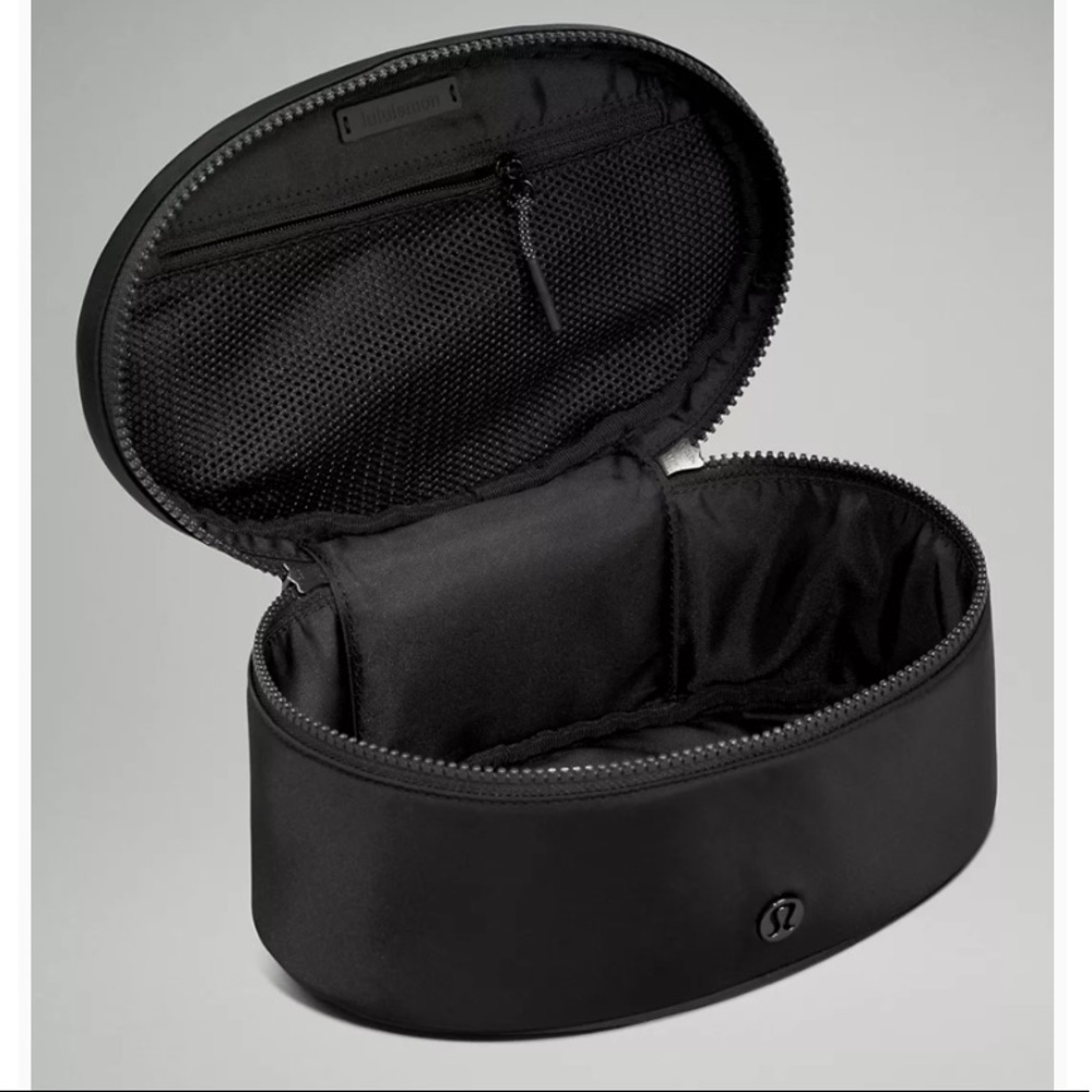 🆕WT! Lululemon Oval Top-Access Kit 3.5L in Black - Picture 4 of 13